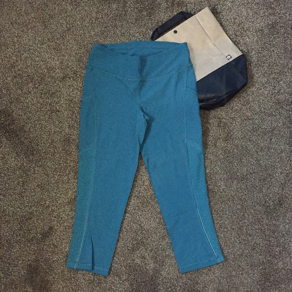 Lululemon 8 Ready To Race teal crops - Picture 2 of 7